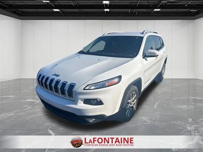 Used 2017 Jeep Cherokee Latitude w/ Safety/Convenience Group