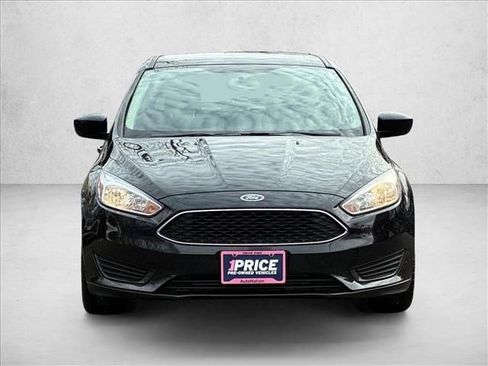 Used 2018 Ford Focus SE image 2