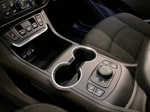 Used 2020 GMC Terrain SLE w/ Driver Convenience Package AWD/4WD image 17