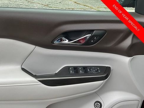 Used 2018 GMC Acadia SLT image 12