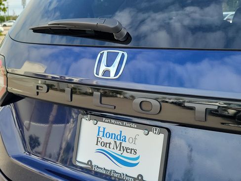 Used 2024 Honda Pilot EX-L image 10