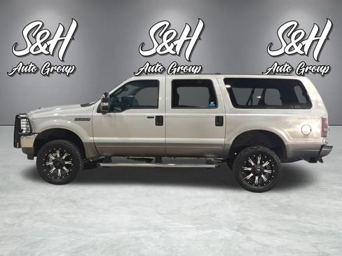 Used 2004 Ford Excursion XLT image 14