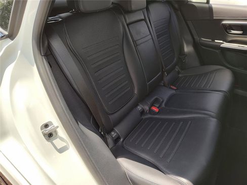 Used 2024 Mercedes-Benz GLC 300 4MATIC image 26