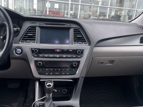 Used 2016 Hyundai Sonata Sport w/ Option Group 03 image 7