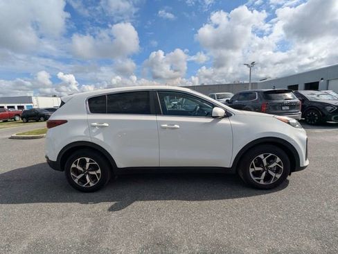 Used 2020 Kia Sportage LX FWD image 2