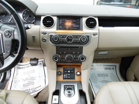 Used 2015 Land Rover LR4 HSE image 14