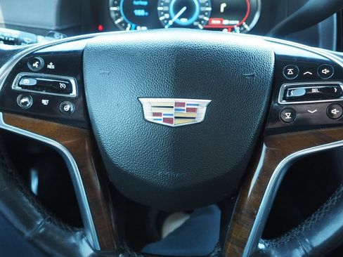 Used 2020 Cadillac Escalade ESV 4WD image 32