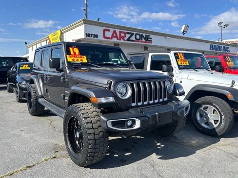 Used 2019 Jeep Wrangler Unlimited Sahara w/ Uconnect 4C Nav & Sound Group AWD/4WD image 2