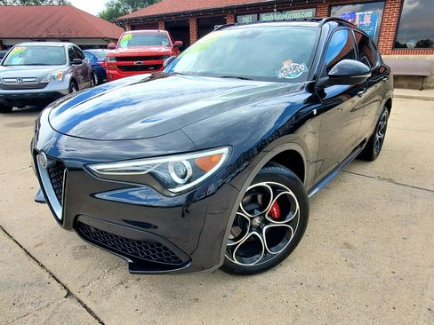 Used 2022 Alfa Romeo Stelvio Ti image 3