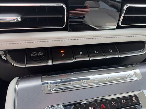 Used 2025 Lincoln Aviator 2WD w/ Equipment Group 101A image 20