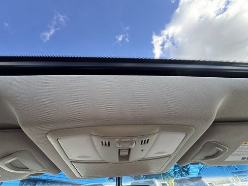 Used 2017 INFINITI QX50 Base 4dr Crossover w/ Premium Package image 38