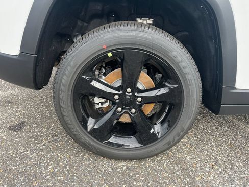 New 2025 Jeep Grand Cherokee Altitude AWD/4WD image 25