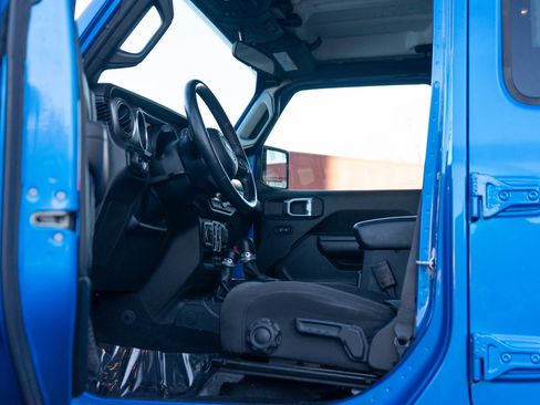 Used 2021 Jeep Gladiator Sport image 13