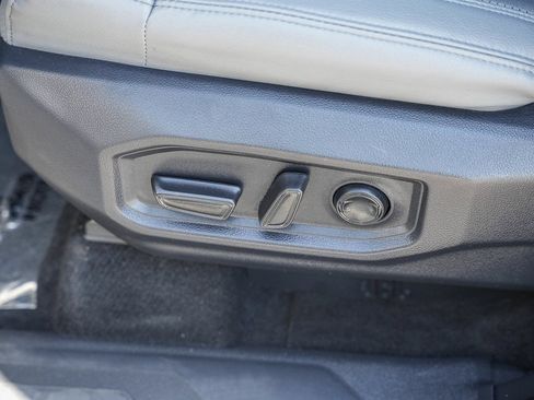 Used 2025 Toyota Tundra Limited w/ TRD Off-Road Package AWD/4WD image 20