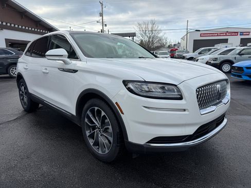 Used 2021 Lincoln Nautilus Reserve FWD image 16