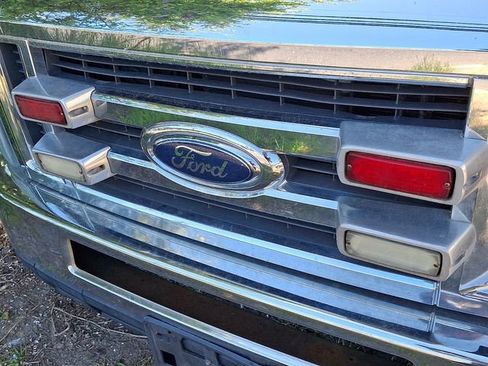 Used 2013 Ford E-450 and Econoline 450 Super Duty w/ Ambulance Prep Pkg RWD image 5
