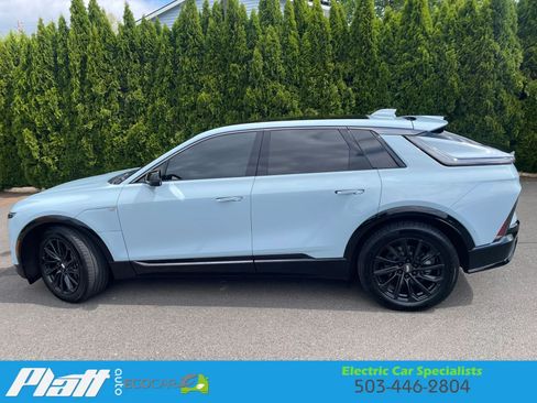 Used 2024 Cadillac Lyriq Sport AWD/4WD image 7