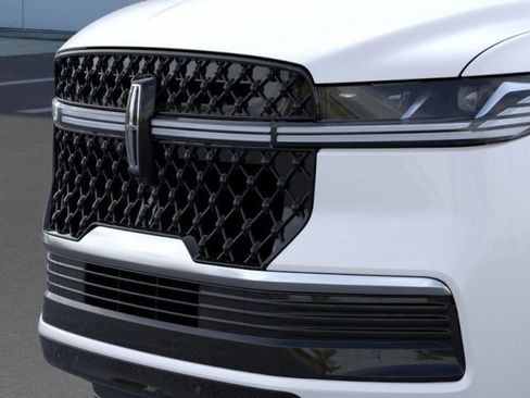 New 2026 Lincoln Navigator Reserve w/ Jet Appearance Package AWD/4WD image 19