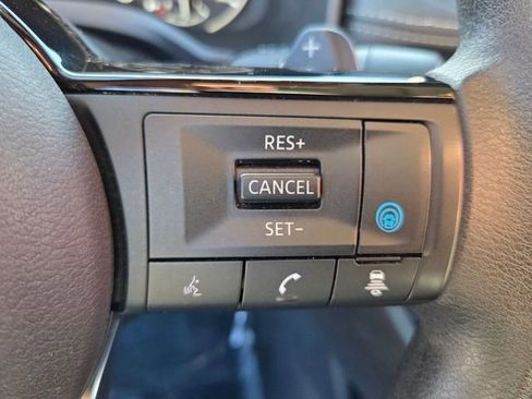 Used 2023 Nissan Rogue SV image 30