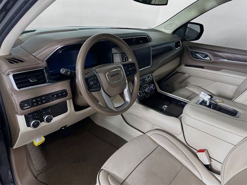 Used 2023 GMC Yukon XL Denali image 30
