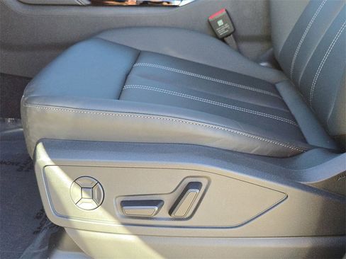 New 2025 Audi Q5 Premium image 17