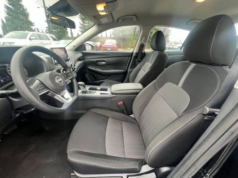 Used 2025 Nissan Sentra SV image 27