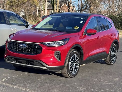 Used 2025 Ford Escape SE w/ PHEV Premium Package image 2