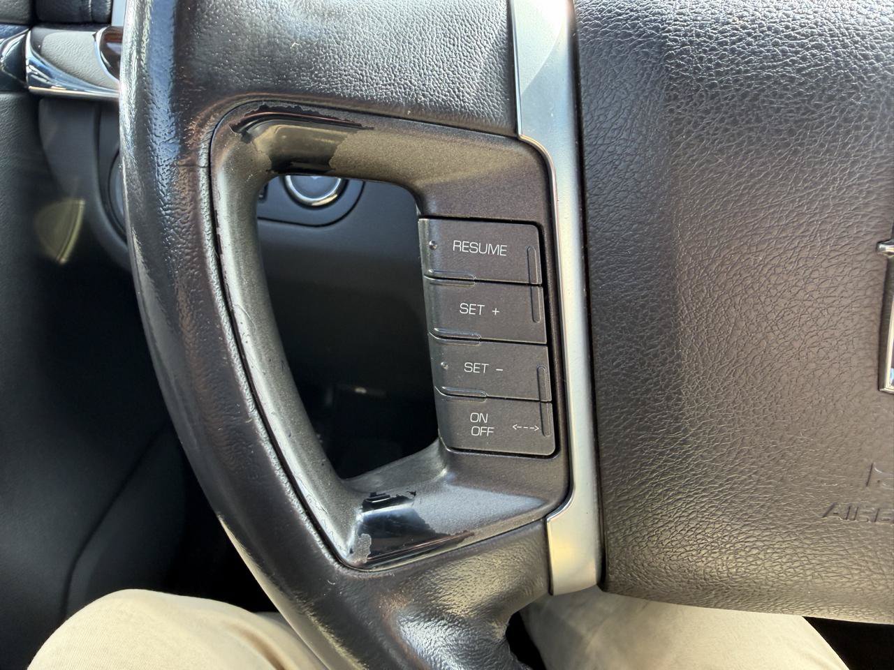 Used 2009 Lincoln MKS AWD image 25