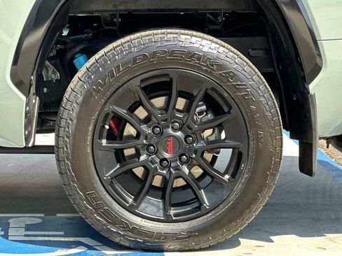 Used 2025 Toyota Tundra Platinum w/ TRD Off-Road Package AWD/4WD image 25