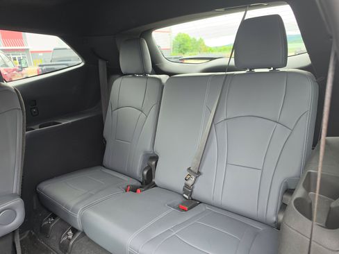Used 2023 Buick Enclave Essence w/ Experience Buick Package AWD/4WD image 15