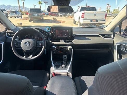 Used 2020 Toyota RAV4 LE image 13