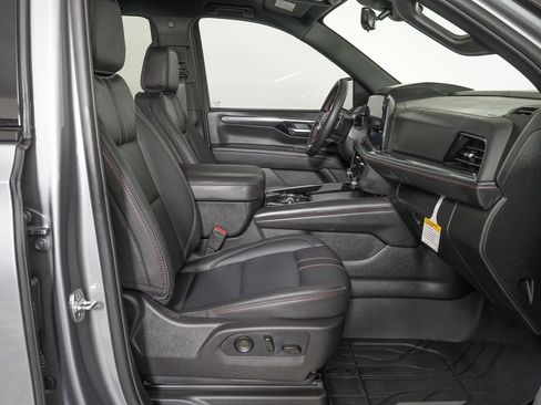 Used 2026 Chevrolet Tahoe RST w/ RST Performance Edition AWD/4WD image 10
