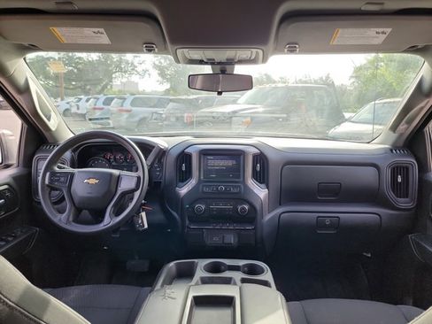 Used 2020 Chevrolet Silverado 1500 Custom w/ Custom Value Package RWD image 17