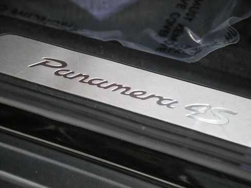 Used 2018 Porsche Panamera 4S w/ Premium Package Plus AWD/4WD image 34