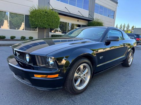 Used 2006 Ford Mustang GT Premium RWD image 4