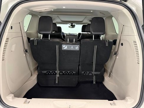 Used 2020 Chrysler Pacifica Touring-L Plus w/ Tire & Wheel Group image 28