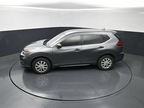 Used 2020 Nissan Rogue S FWD image 17