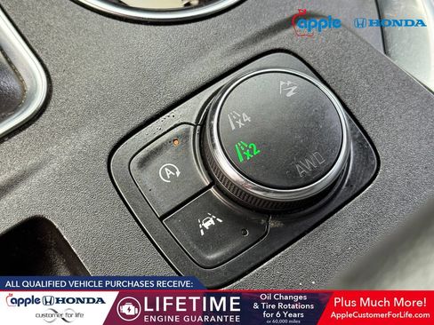 Used 2023 Chevrolet Traverse LT AWD/4WD image 29