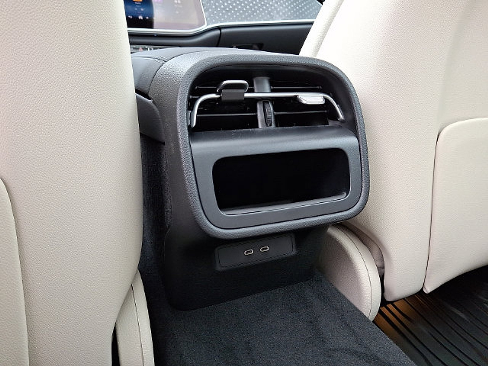 Used 2026 Mercedes-Benz E 450 4MATIC Sedan image 9
