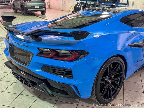 Used 2025 Chevrolet Corvette Z06 w/ Stealth Interior Trim Package image 11