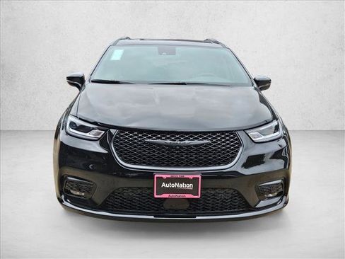 New 2026 Chrysler Pacifica Limited w/ S Appearance Package image 6