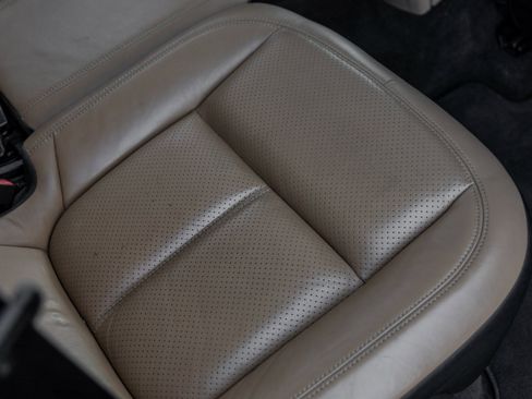 Used 2017 Porsche Cayenne S image 37