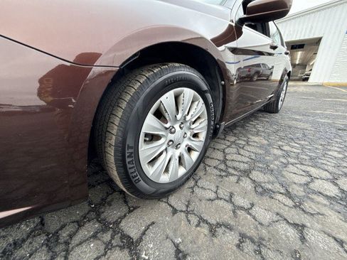 Used 2013 Chrysler 200 LX image 17