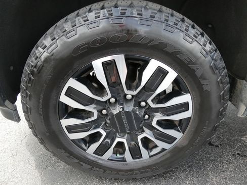 Certified 2025 GMC Sierra 2500 Denali Ultimate AWD/4WD image 11