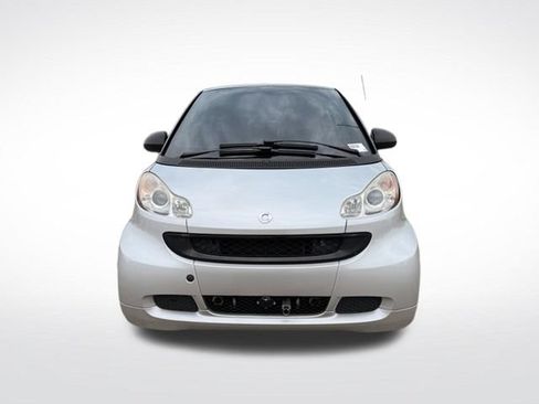 Used 2011 smart fortwo pure RWD image 2