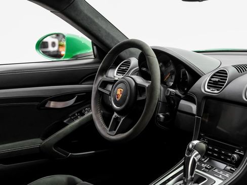 Used 2022 Porsche 718 Cayman GT4 RWD image 12