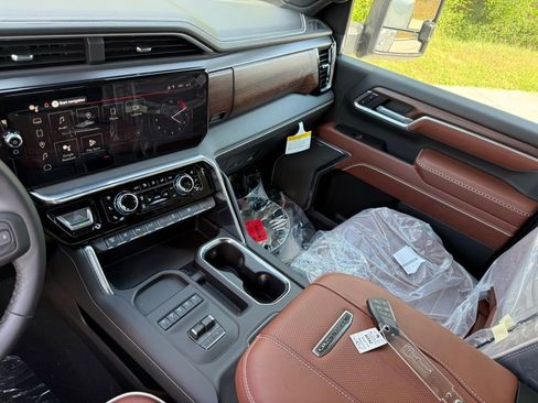 New 2026 GMC Sierra 3500 Denali Ultimate AWD/4WD image 28