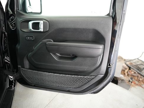 Used 2023 Jeep Gladiator Sport AWD/4WD image 45