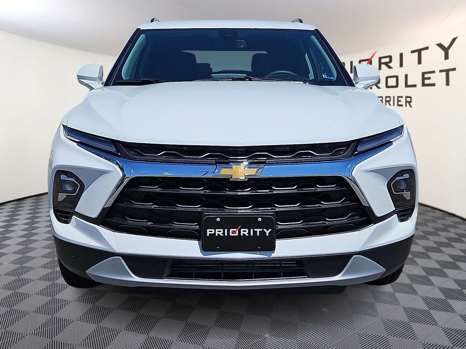 New 2026 Chevrolet Blazer LT w/ Convenience Package FWD image 2