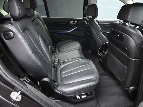 Used 2020 BMW X7 xDrive40i w/ Premium Package AWD/4WD image 38